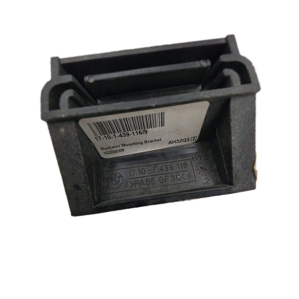 Soporte de montaje inferior del radiador BMW X5 E53 2000 - 2006 OEM 17101439116