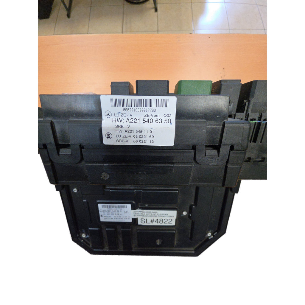 Módulo SAM de relés y caja de fusibles delantera Mercedes-Benz W216, W221, Clase CL, Clase S OEM A2215408201