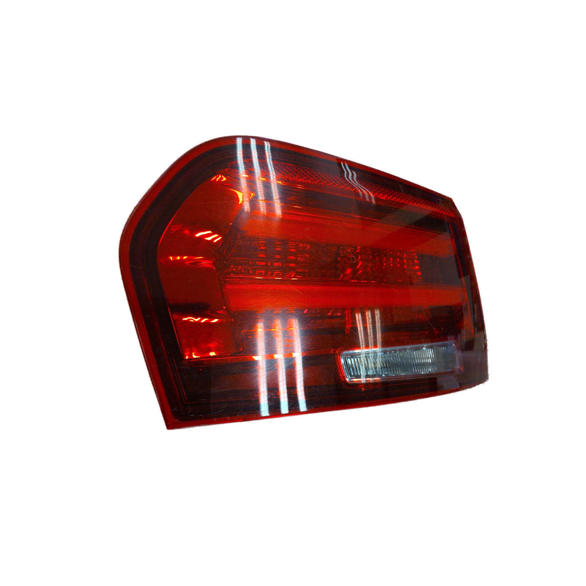 Luz trasera de cajuela, lado izquierdo BMW F30 2013 - 2016